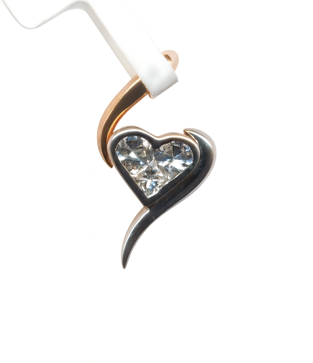 Beautiful 18 Kt Gold  Natural Diamond Pendant